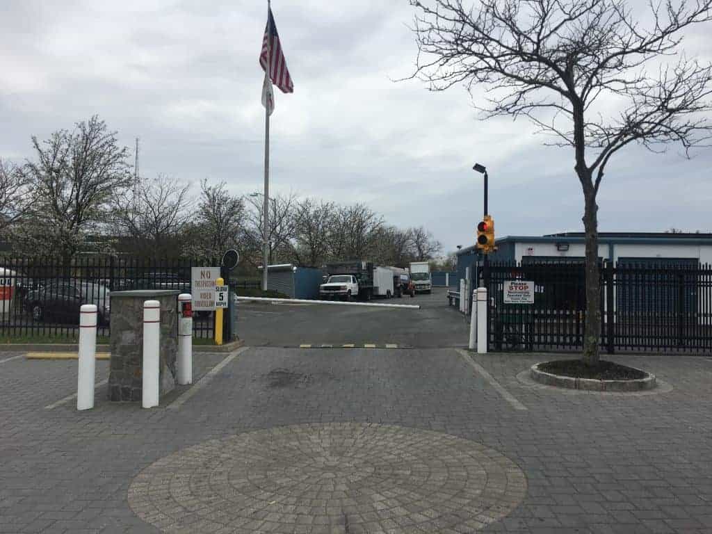 u-haul entrance gate